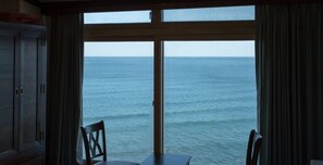 Double 2F | Free WiFi - Benikea Mountain and Sea Daepo Port (Sokcho)