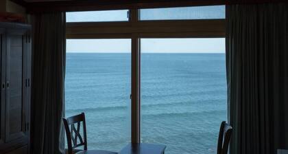 Benikea Mountain and Sea Daepo Port