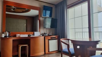 Complex Twin Room | Room amenity