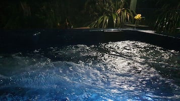 Private spa tub