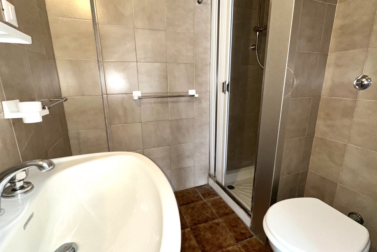 Doccia, bidet, asciugamani