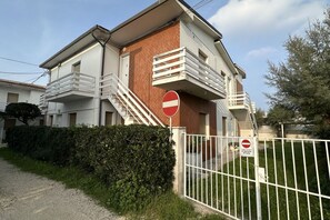 Exterior - M150 - Marcelli, two-room apartment directly on the beach (Marcelli)