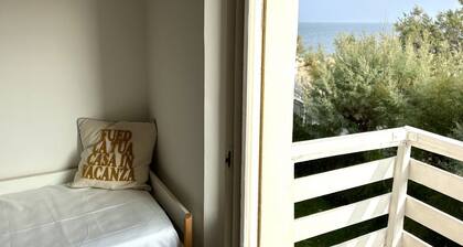 M150 - Marcelli, two-room apartment directly on the beach