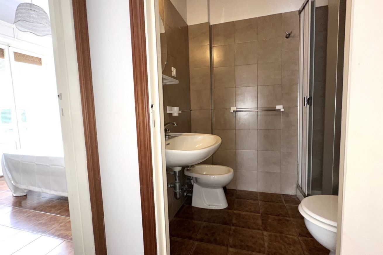 Dusche, Bidet, Handtücher