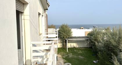 M150 - Marcelli, two-room apartment directly on the beach