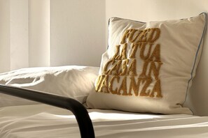 3 bedrooms, bed sheets