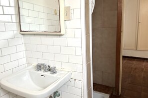 Doccia, bidet, asciugamani