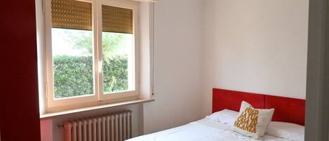 2 bedrooms, bed sheets