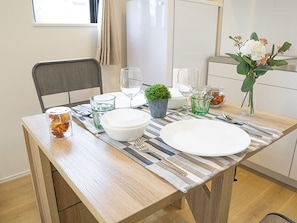 Quadruple Room with Balcony | In-room dining - LY INN Tokyo Honjo (Tokyo)