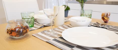 Quadruple Room with Balcony | In-room dining