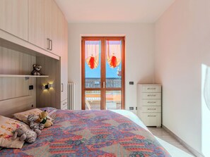 2 slaapkamers, reisbedje, gratis wifi, beddengoed