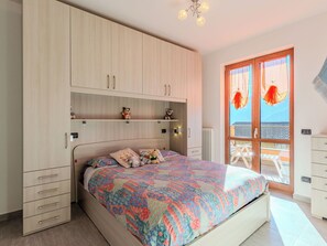 2 habitaciones, cuna de viaje, wifi gratis y ropa de cama 