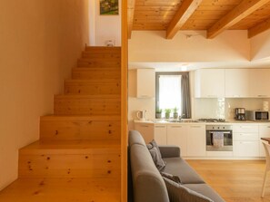 Interior - Cosy apartment in villa for 4 people with WIFI and terrace (Colico)