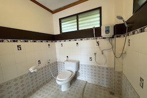 Villa | Bathroom - Sea Breeze Bungalow (Koh Samui)