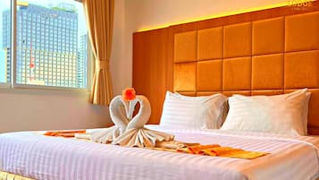 Habitación Deluxe doble | Escritorio, wifi gratis, ropa de cama