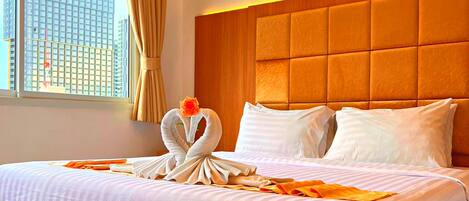 Deluxe Double Room | Meja, Wi-fi percuma, cadar katil