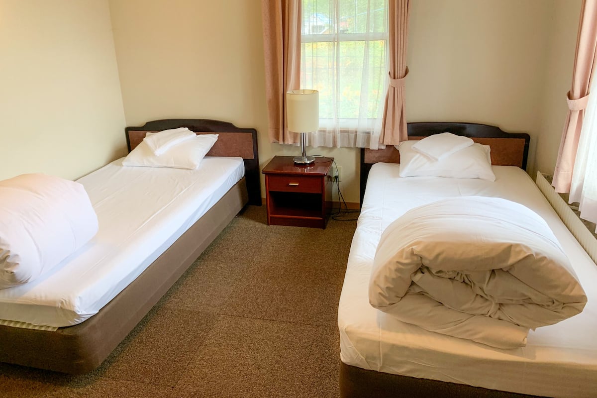 Comfort Twin Room, Private Bathroom