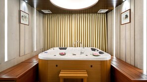 Couples treatment room(s), body treatments, aromatherapy