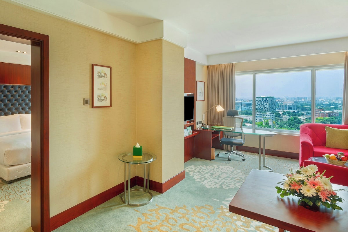 Suite, 1 Bedroom | Premium bedding, minibar, in-room safe, desk