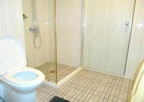 Doccia, set di cortesia gratuito, asciugamani, sapone