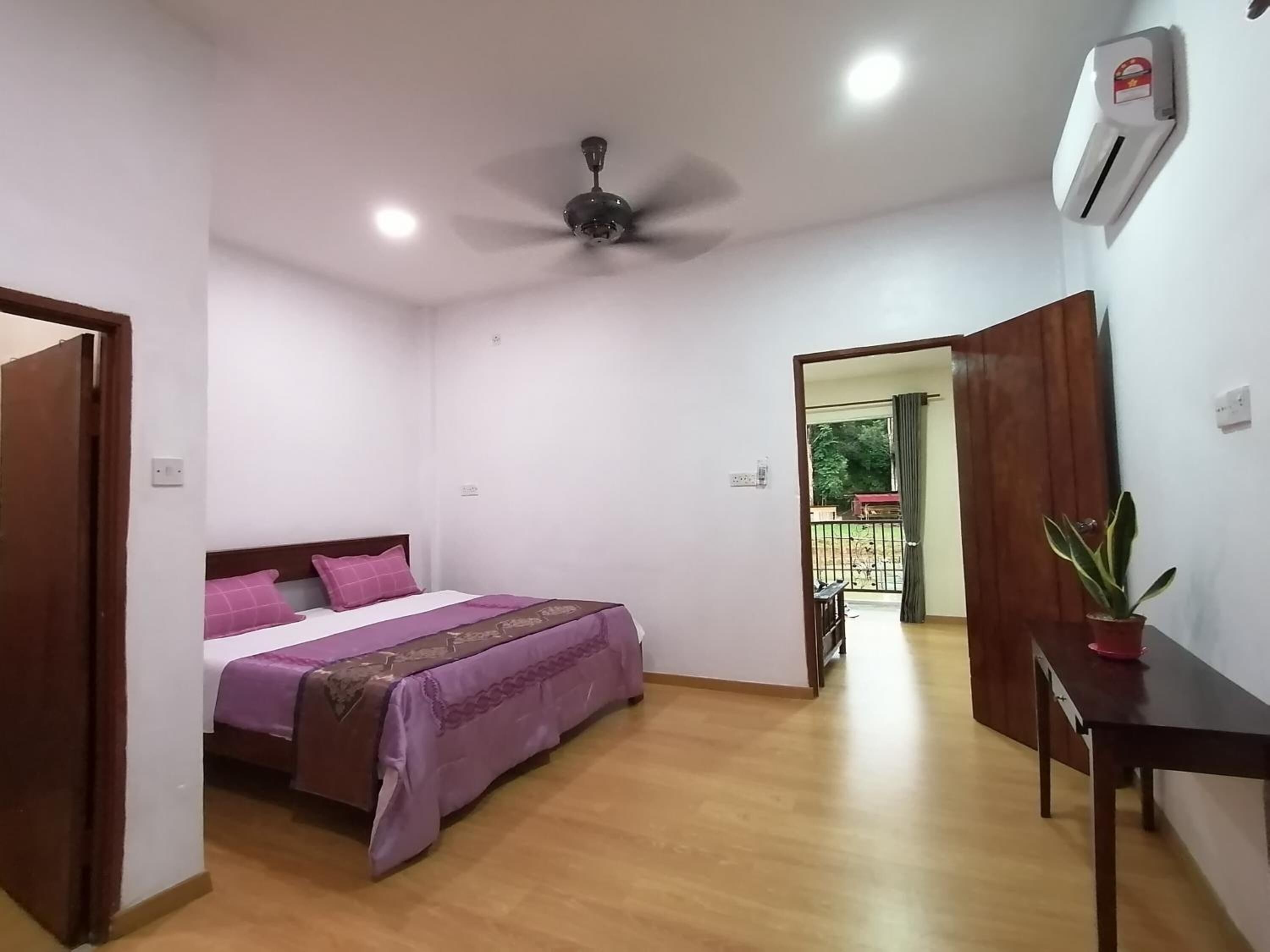 Down duvets, Select Comfort beds, desk, laptop workspace