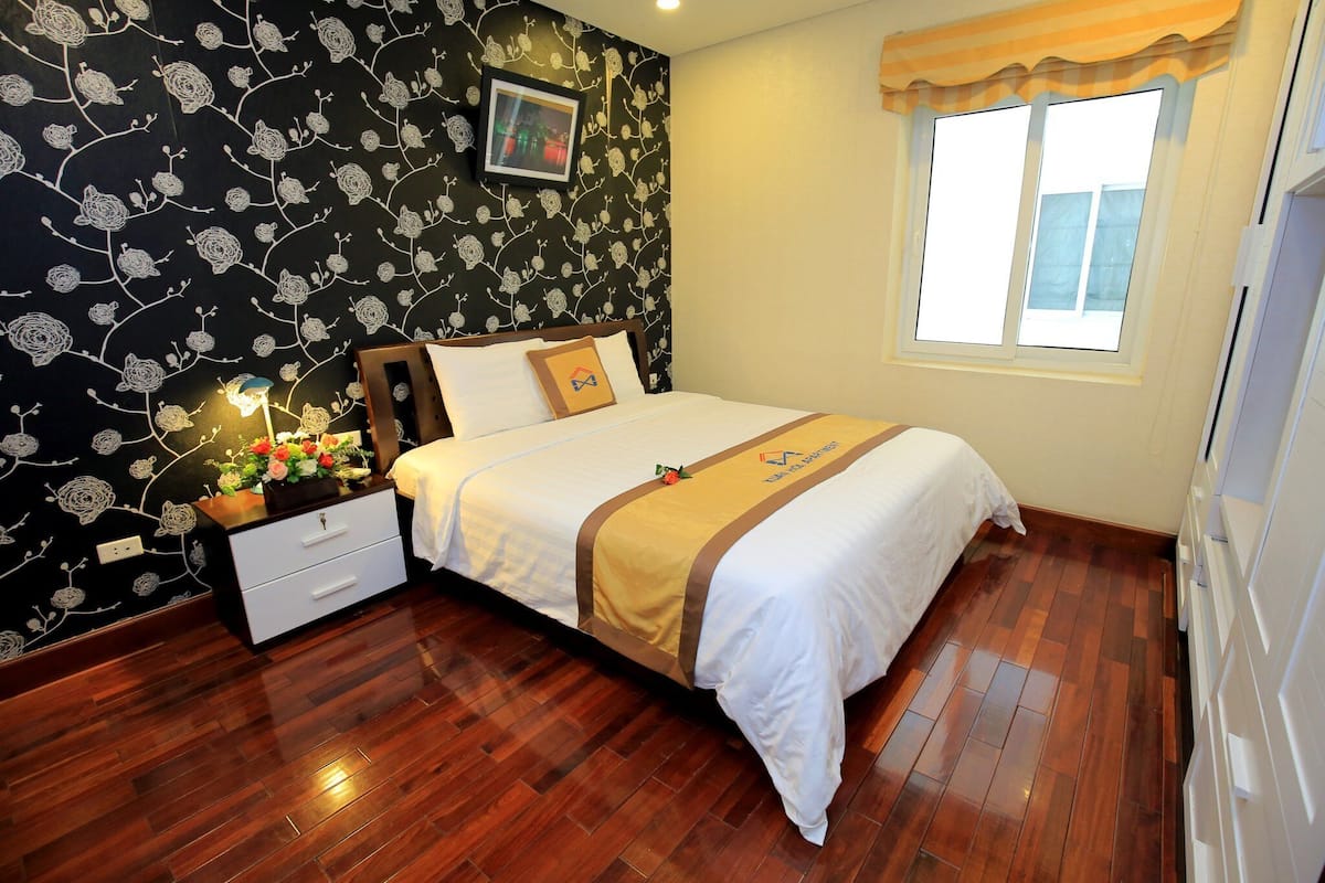 In-room safe, laptop workspace, blackout curtains, free WiFi
