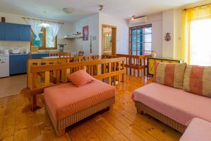 TV - Holiday home mit Klimaanlage und Balkon (Crikvenica)