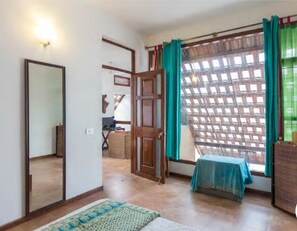 1 bedroom, in-room safe, iron/ironing board, WiFi