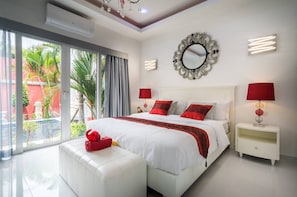 3 bedrooms, in-room safe, desk, laptop workspace