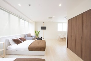 Zimmer, Nichtraucher (Max. 6 guests) | 1 Schlafzimmer, Schreibtisch, Bügeleisen/Bügelbrett, kostenloses WLAN