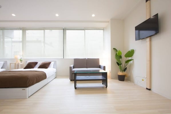 1 habitación, escritorio, tabla de planchar con plancha y wifi gratis