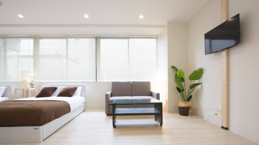 Cozy and Convenient Royal Heights