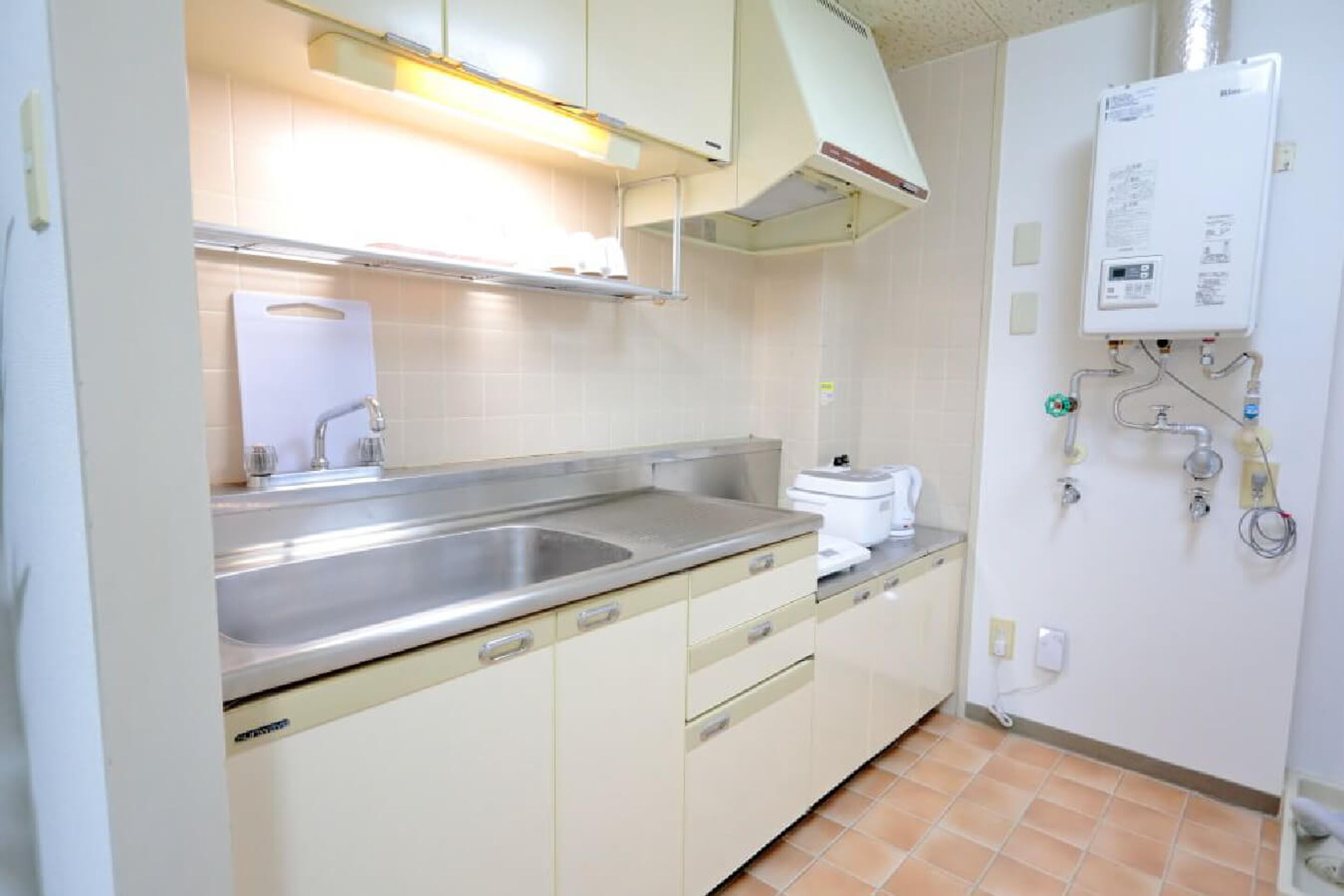 Apartamento (6 Guests) | Cocina privada | Frigorífico, microondas, placa de cocina y hervidor eléctrico