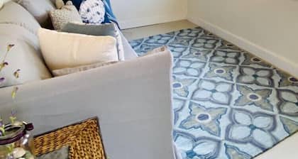 Seaside Cottage Steps to Beach/Close to Ferry to Martha's Vineyard & Nantucket