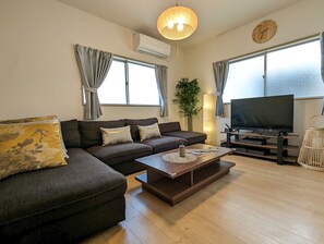 Private Vacation Home | Living area - Tsukiyume-kan (Osaka)