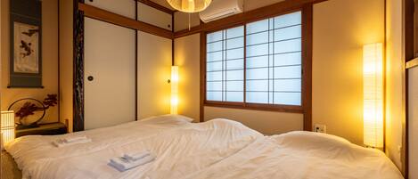 Private Vacation Home | 1 bedroom, hypo-allergenic bedding, desk, free WiFi