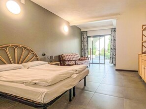 2 Schlafzimmer, Reisekinderbett, kostenloses WLAN, Bettwäsche