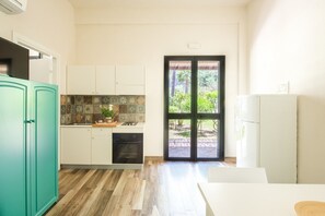 Frigorifero, forno, pentole/stoviglie/utensili
