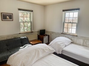 Free WiFi, bed sheets