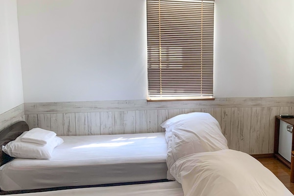 Wifi gratis y ropa de cama