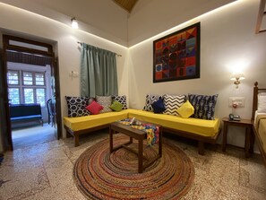 Luxury Single Room | Living area