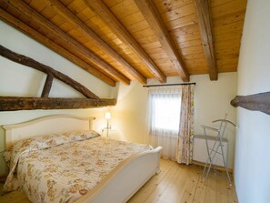 1 quarto, Wi-Fi de cortesia, roupa de cama