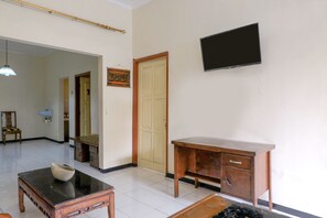 Interior detail - SPOT ON 2875 Madani Family Residence Syariah (Malang)