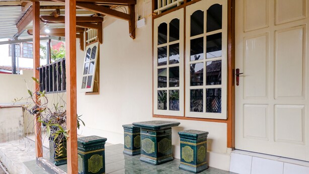 Porch - SPOT ON 2875 Madani Family Residence Syariah (Malang)