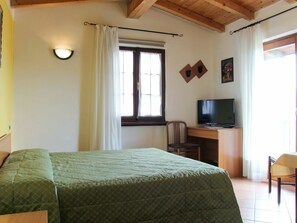 1 soverom, reiseseng for barn, wi-fi (inkludert) og sengetøy