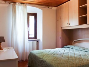 2 Schlafzimmer, Reisekinderbett, kostenloses WLAN, Bettwäsche