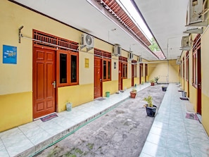 Interior detail - OYO Life 2546 Griya Widya Syariah (Klaten)