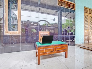 Reception - OYO Life 2546 Griya Widya Syariah (Klaten)