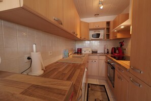 Réfrigérateur, micro-ondes, four, lave-vaisselle