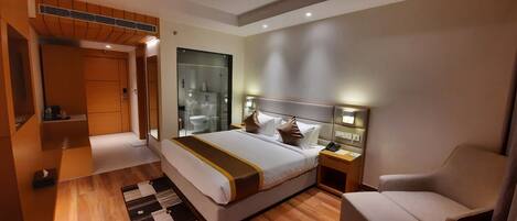 行政双人房 | 埃及棉床单、高档床上用品、笔记本电脑工作区、免费 WiFi